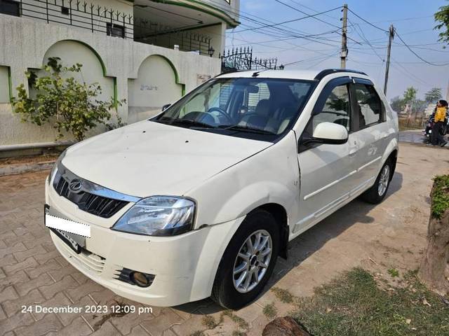 https://images10.gaadi.com/usedcar_image/4162187/original/processed_57bb8ce8-97de-40d7-be9d-4076777580b5.jpg?imwidth=6400