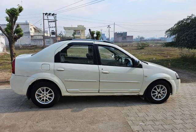 https://images10.gaadi.com/usedcar_image/4162187/original/processed_74696806-3f96-4ed2-ba94-ca0b02c34cf5.jpg?imwidth=6401