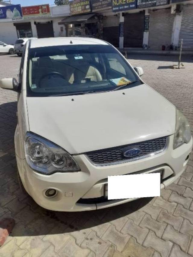 https://images10.gaadi.com/usedcar_image/4162222/original/processed_92aa0c18-cc2f-49a6-8a67-f3af28e9114b.jpeg?imwidth=6400