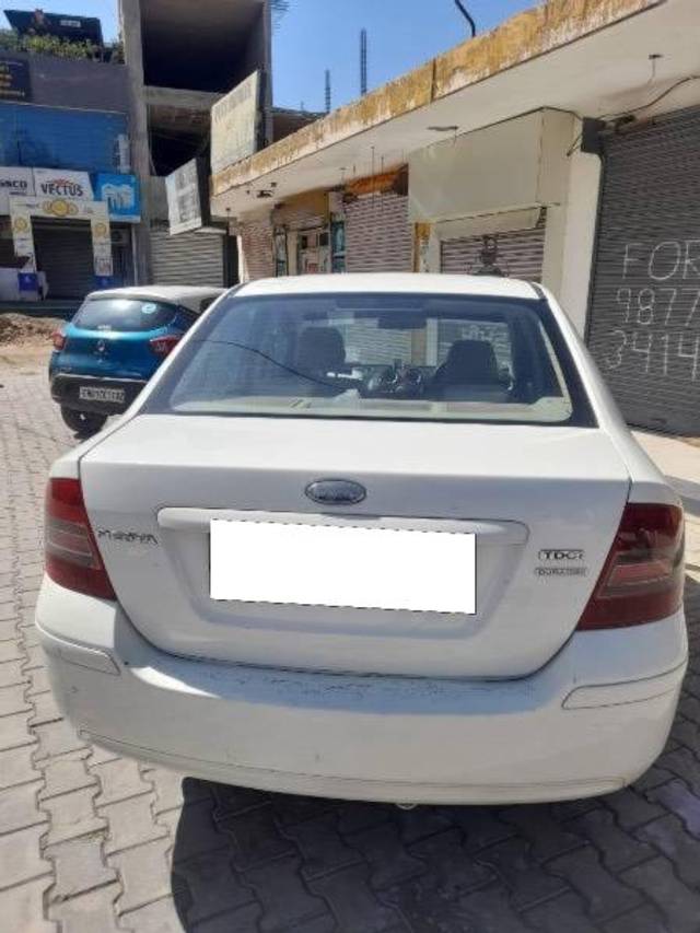 https://images10.gaadi.com/usedcar_image/4162222/original/processed_ee19b845-a8be-439a-96c4-46e5dfc970a8.jpeg?imwidth=6401