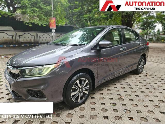 https://images10.gaadi.com/usedcar_image/4162280/original/processed_516ae2c4c48c738b16b5696816d8bce6.jpg?imwidth=6400