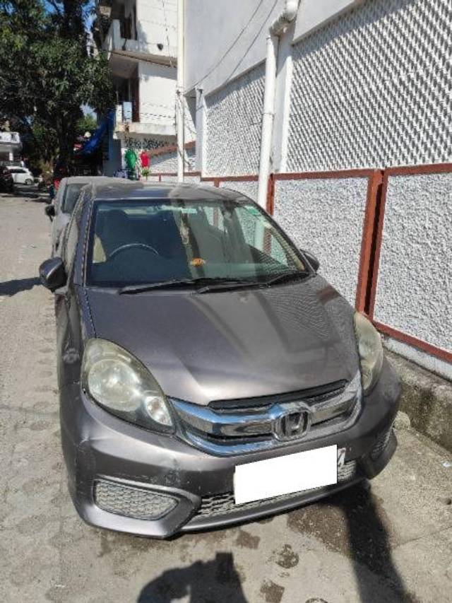 https://images10.gaadi.com/usedcar_image/4162310/original/processed_38cf5921-32e3-4dde-910f-84a2f144a145.jpg?imwidth=6400