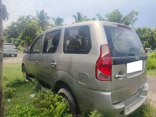 https://images10.gaadi.com/usedcar_image/4162364/original/processed_582291ef-79db-49d2-afcc-aa0feeffaa68.jpg?imwidth=6402