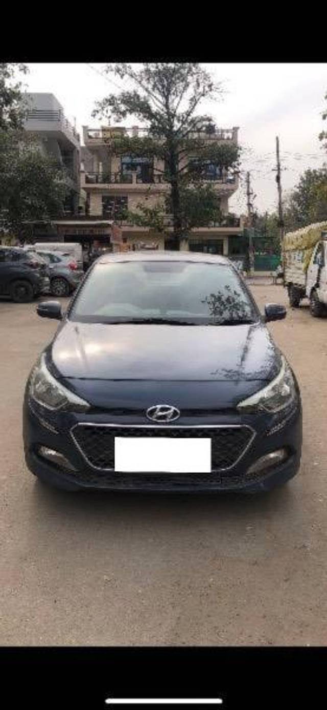 https://images10.gaadi.com/usedcar_image/4162520/original/processed_4b2d70e5-20c3-4406-9ea8-ba5b6e49f7ae.jpg?imwidth=6402