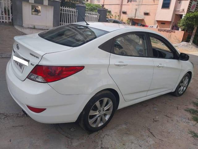 https://images10.gaadi.com/usedcar_image/4162549/original/processed_705e984b09d084dc27d5462a1f5fe493.jpg?imwidth=6402