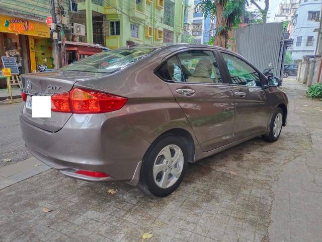 https://images10.gaadi.com/usedcar_image/4162561/original/processed_383f3055acd32244892ac48d4f80d478.jpg?imwidth=6401