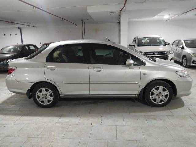 https://images10.gaadi.com/usedcar_image/4162579/original/59bde5745f9be4b6beaad1f5bbb74216.jpg?imwidth=6401