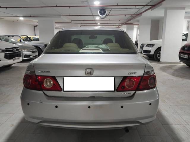 https://images10.gaadi.com/usedcar_image/4162579/original/processed_b75cc4d74602e3c7cc179a023cdcda0a.jpg?imwidth=6402