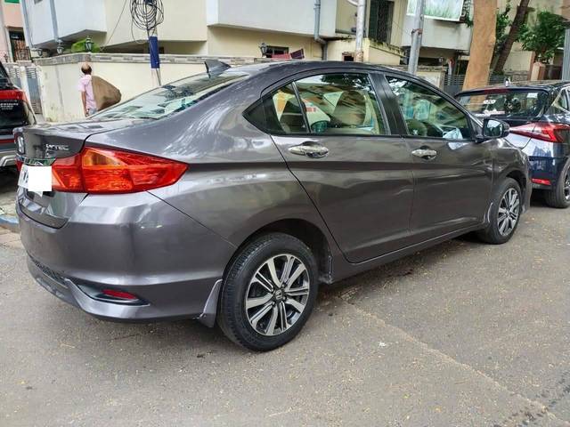 https://images10.gaadi.com/usedcar_image/4162665/original/processed_33295ba6c329fea484179deaf25295c4.jpg?imwidth=6402