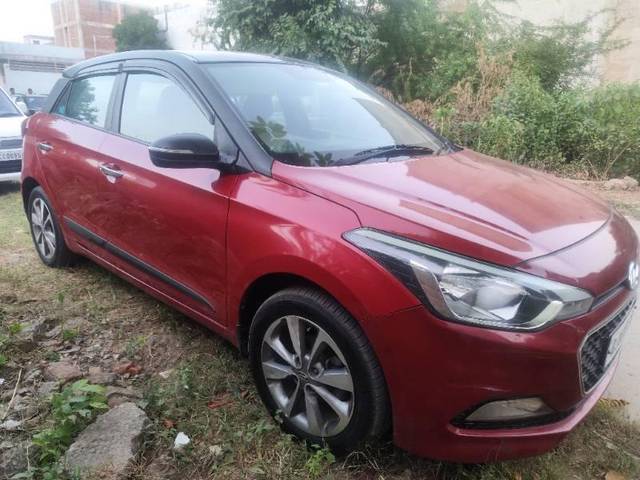 https://images10.gaadi.com/usedcar_image/4162846/original/processed_422a7f14-c44d-4614-aeef-252eb18265d1.jpg?imwidth=6400