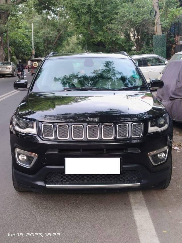 https://images10.gaadi.com/usedcar_image/4162900/original/processed_e20cd98fb6f6bbdbd877804a48e080a7.jpg?imwidth=6402