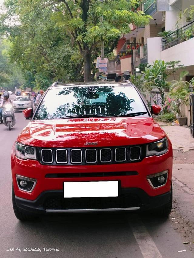 https://images10.gaadi.com/usedcar_image/4162909/original/processed_31c6c7c2adb7e42342613f987e73c870.jpg?imwidth=6402