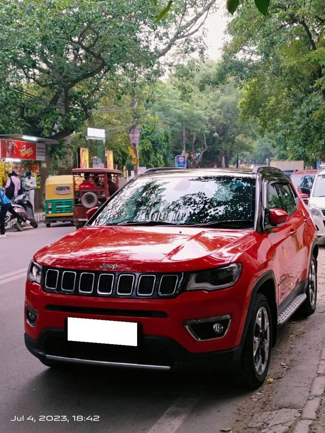 https://images10.gaadi.com/usedcar_image/4162909/original/processed_582f56c3a2a82a8aa24957a674fdd15e.jpg?imwidth=6400