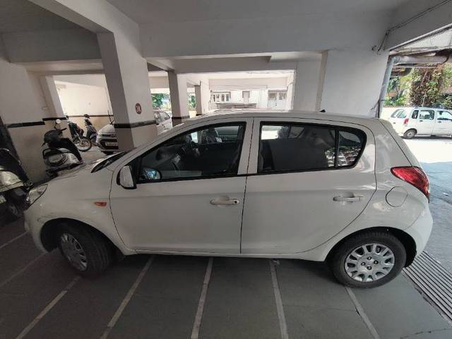 https://images10.gaadi.com/usedcar_image/4162943/original/c14309af07d156448b27be3bd2d67082.jpg?imwidth=6402