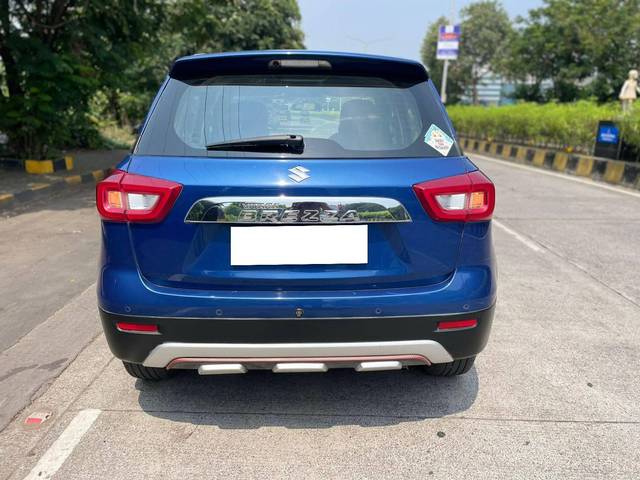 https://images10.gaadi.com/usedcar_image/4163012/original/processed_563323d38bf2398dbc13a273eba6d39c.jpg?imwidth=6402