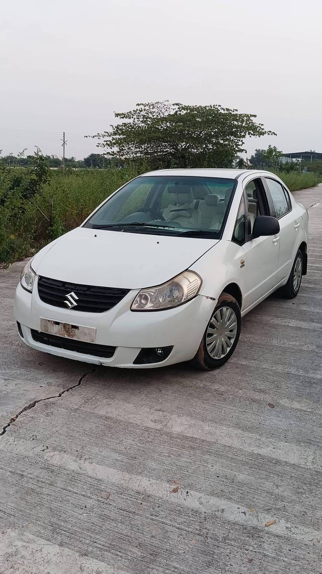 https://images10.gaadi.com/usedcar_image/4163017/original/processed_b04f49e7-46a2-4232-9048-799086f77483.jpg?imwidth=6402