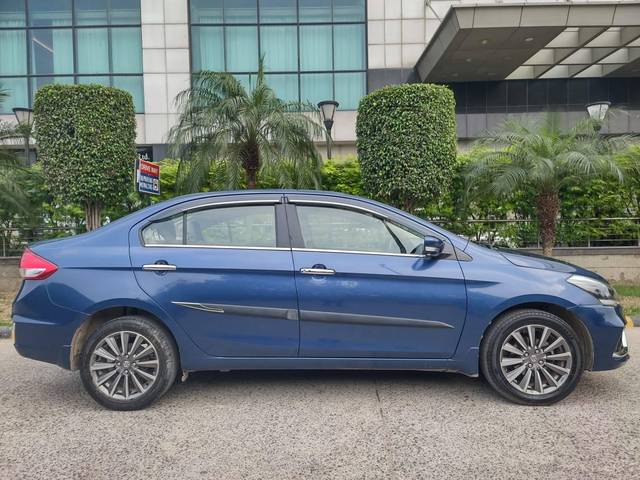 https://images10.gaadi.com/usedcar_image/4163031/original/processed_b17e9ead8f7c09b136cf5ffbc7b33e3a.jpg?imwidth=6401