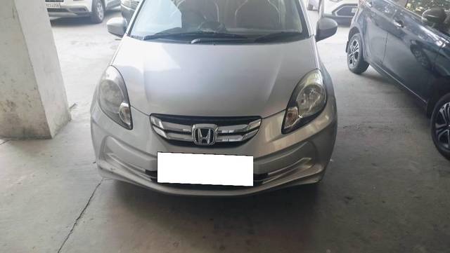 https://images10.gaadi.com/usedcar_image/4163057/original/processed_970bef7f-7662-4bcc-bb3b-04ad363a5949.jpg?imwidth=6400