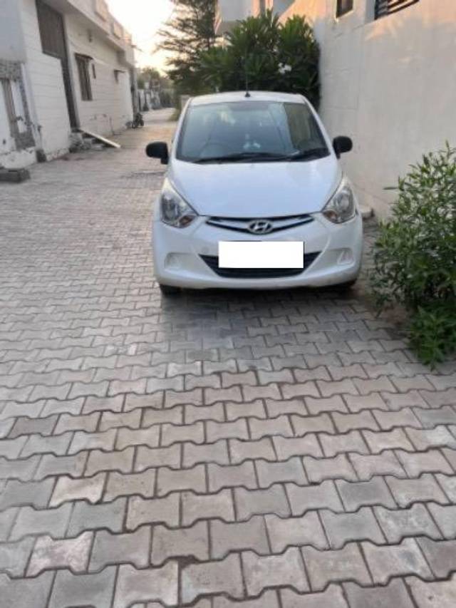 https://images10.gaadi.com/usedcar_image/4163199/original/processed_b20097dd-7a9c-4c3c-8d5c-096c7275aab7.jpg?imwidth=6400