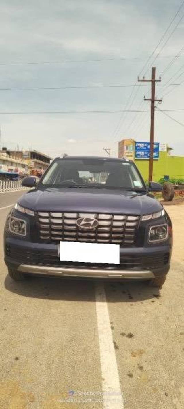 https://images10.gaadi.com/usedcar_image/4163254/original/processed_94008466-f630-4190-9c5b-09efad0970a5.jpeg?imwidth=6400