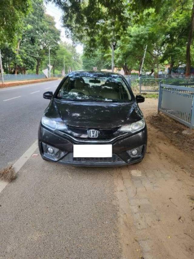 https://images10.gaadi.com/usedcar_image/4163351/original/processed_29804444-9a21-437b-9b77-1470ccc818bd.jpg?imwidth=6400