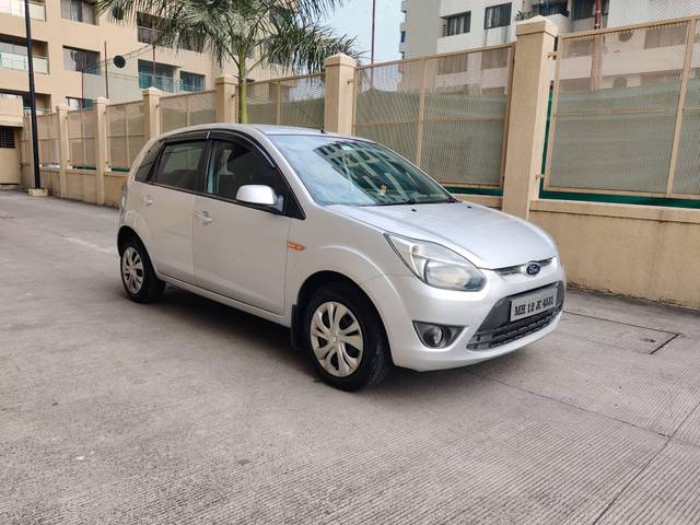 https://images10.gaadi.com/usedcar_image/4163636/original/processed_96ad842513e04cbabb18a9708ad75e2e.jpg?imwidth=6400