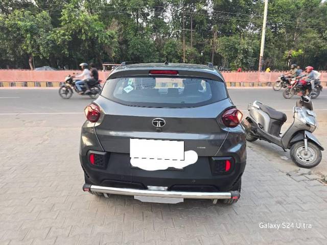 https://images10.gaadi.com/usedcar_image/4163670/original/processed_3f110dd8-b3f7-49b4-b509-4a9a87a884f4.jpg?imwidth=6402