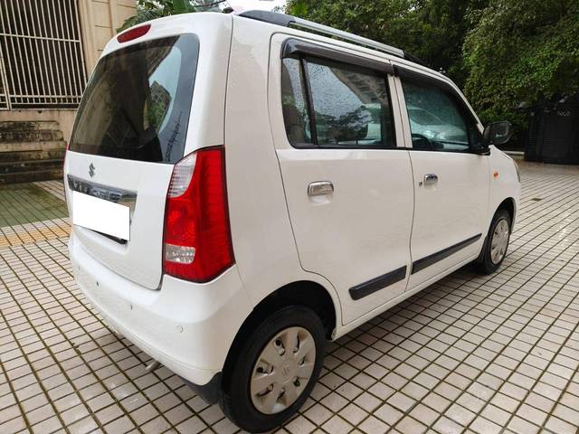 https://images10.gaadi.com/usedcar_image/4163773/original/processed_6f1703beb472d886d99b80ed8268e8e6.jpg?imwidth=6402