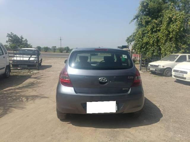 https://images10.gaadi.com/usedcar_image/4163980/original/processed_8ffd9073-ac8a-424c-83ca-af23c462ac30.jpg?imwidth=6402