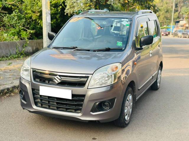 https://images10.gaadi.com/usedcar_image/4163993/original/processed_6e7b23f8cc390fef00cca90abebbbce5.jpg?imwidth=6400