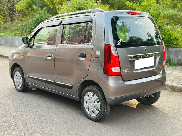 https://images10.gaadi.com/usedcar_image/4163993/original/processed_8855ebb185177083030ecd8dea867263.jpg?imwidth=6402