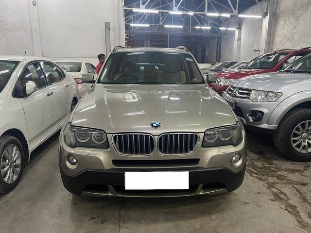 https://images10.gaadi.com/usedcar_image/4164008/original/processed_99ad8d18ba709682bea0b89a7866d1e3.jpg?imwidth=6402