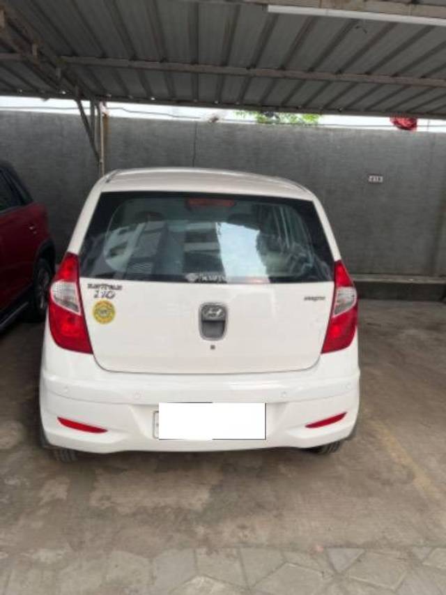 https://images10.gaadi.com/usedcar_image/4164300/original/processed_da557f4b-d9ae-4884-b6c2-256e0c76baf8.jpg?imwidth=6401