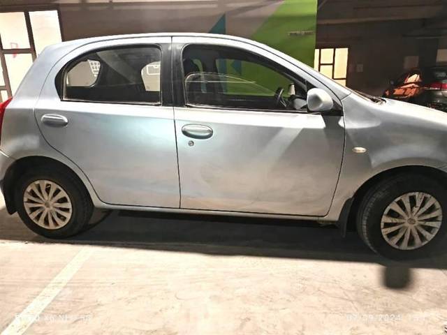 https://images10.gaadi.com/usedcar_image/4164407/original/processed_cec108be-9071-43cc-9a60-91e073f59618.jpg?imwidth=6401