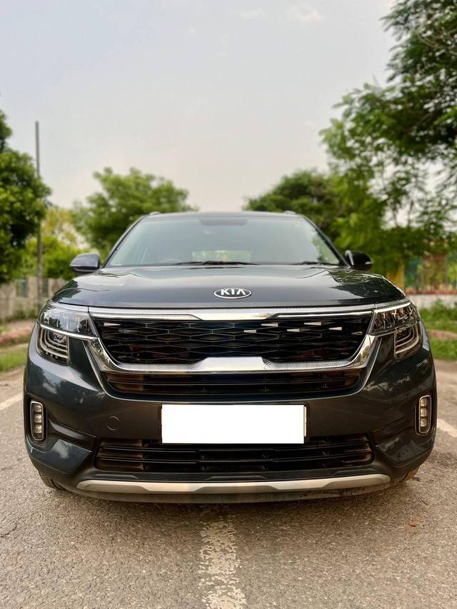 https://images10.gaadi.com/usedcar_image/4164452/original/processed_cbc93fd5fdcad6b58ed1c1b4b05260ed.jpg?imwidth=6400