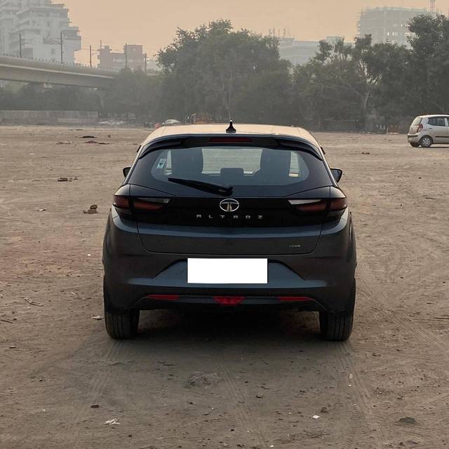 https://images10.gaadi.com/usedcar_image/4164478/original/processed_36798deceaa5c9d622e2f19b0f037f95.jpg?imwidth=6402