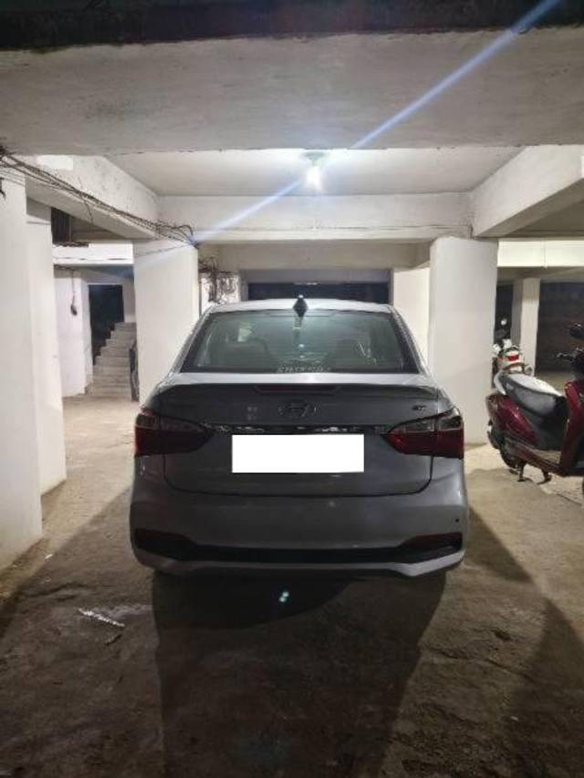 https://images10.gaadi.com/usedcar_image/4164529/original/processed_8e127f70-e3a8-4ecc-8649-b021097cb2cb.jpg?imwidth=6401