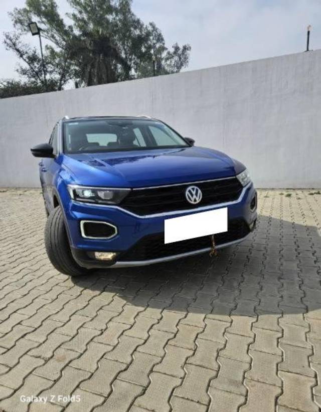 https://images10.gaadi.com/usedcar_image/4164564/original/processed_70b127f6-8652-451d-8dad-c789acf45baf.jpg?imwidth=6400