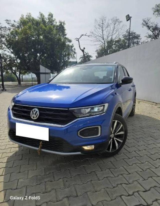 https://images10.gaadi.com/usedcar_image/4164564/original/processed_b7f9cf01-197b-4e54-903f-4e3ea59d09c7.jpg?imwidth=6402