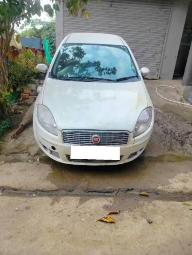 https://images10.gaadi.com/usedcar_image/4164630/original/processed_87d8f886-94cf-4bd5-8086-4b4d23d5f2d1.jpg?imwidth=6400