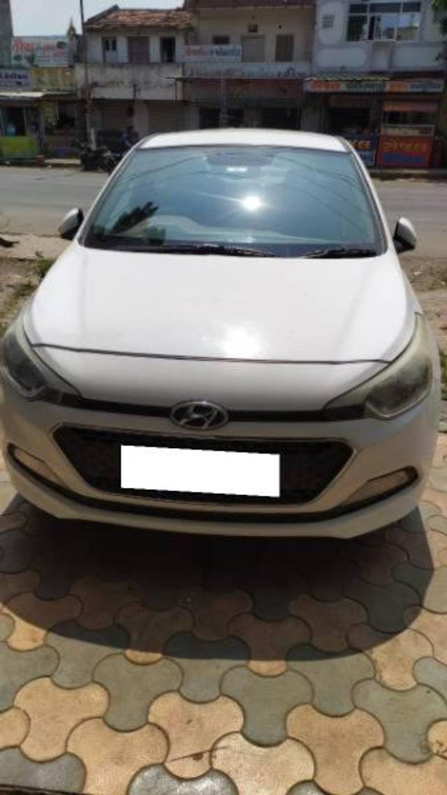 https://images10.gaadi.com/usedcar_image/4164718/original/processed_508867ee-0bb2-4a46-82e2-5a9c36a17f79.jpg?imwidth=6400