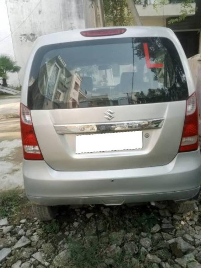 https://images10.gaadi.com/usedcar_image/4164755/original/processed_669758ae-0ddc-4607-a815-c826534380e8.jpg?imwidth=6401