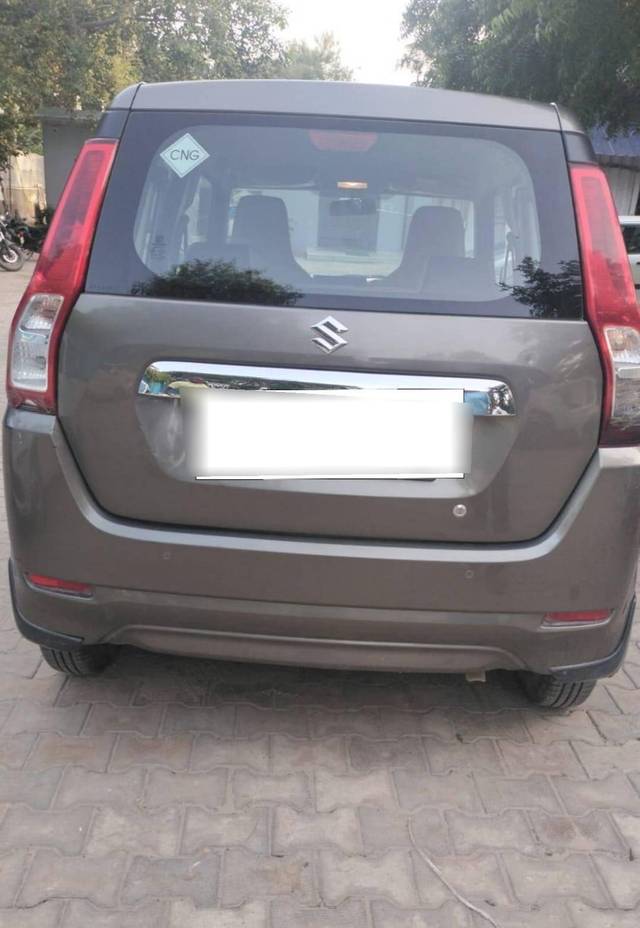 https://images10.gaadi.com/usedcar_image/4164779/original/processed_6de5fa928e8f7f1cd7f6bfbe02a4ba2b.jpg?imwidth=6401