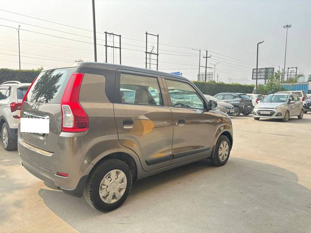 https://images10.gaadi.com/usedcar_image/4164779/original/processed_f5442555ee7885404a75a2dd8b7b13f9.jpg?imwidth=6401