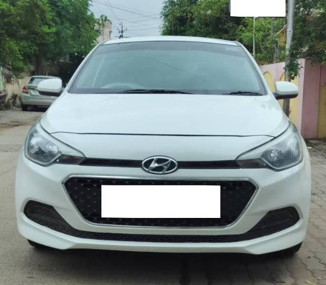 https://images10.gaadi.com/usedcar_image/4164822/original/processed_053e5072-e2d4-45d0-9acb-2641fce216a3.jpg?imwidth=6402