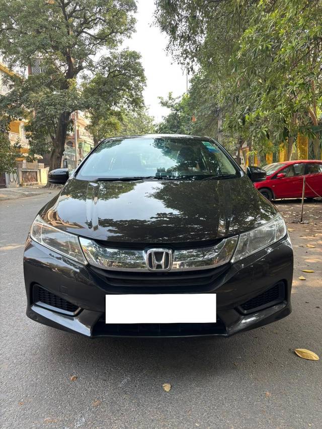 https://images10.gaadi.com/usedcar_image/4164826/original/processed_24391e5afa595ff0900bd427b39947b0.jpg?imwidth=6400