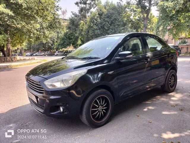 https://images10.gaadi.com/usedcar_image/4164848/original/processed_c130bfb4b4895fc63593b96c538775a1.jpg?imwidth=6402