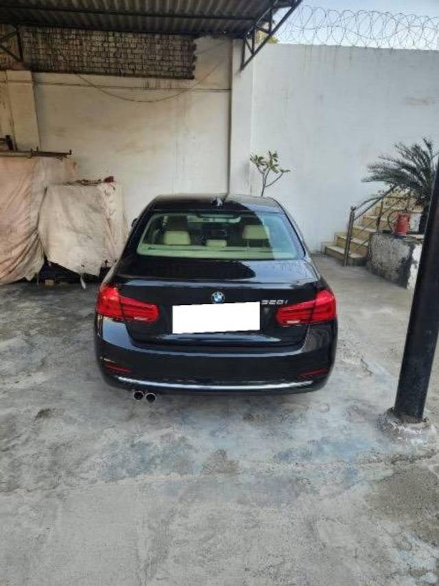 https://images10.gaadi.com/usedcar_image/4164882/original/processed_f499c0b8-d380-42e4-8757-5cca5b6a4517.JPG?imwidth=6402