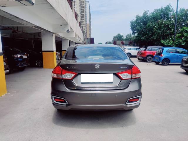 https://images10.gaadi.com/usedcar_image/4164884/original/processed_ec347b7e6f934254b86d84b18ab51415.jpg?imwidth=6401