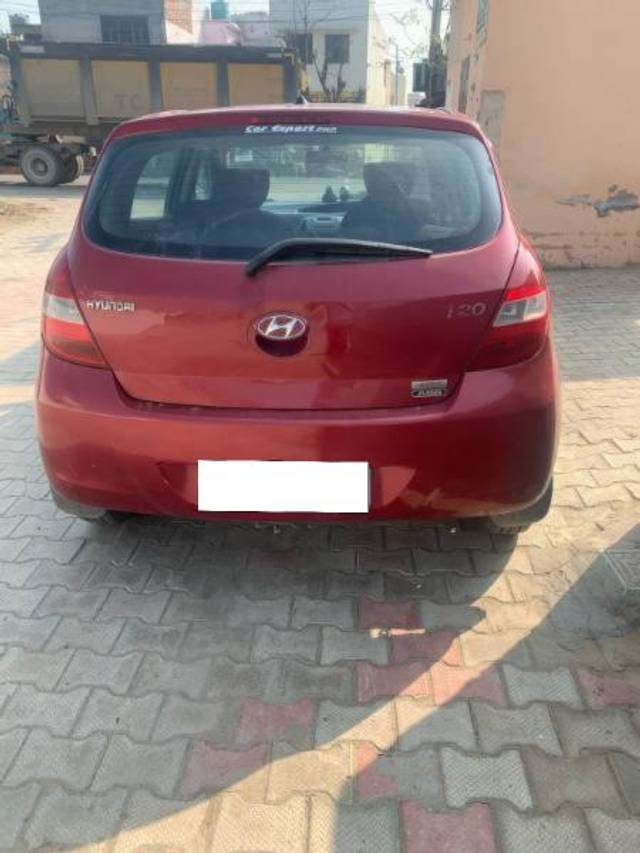 https://images10.gaadi.com/usedcar_image/4164970/original/processed_13d844ec-3d69-40a6-837f-28a6aab5a06b.jpg?imwidth=6401